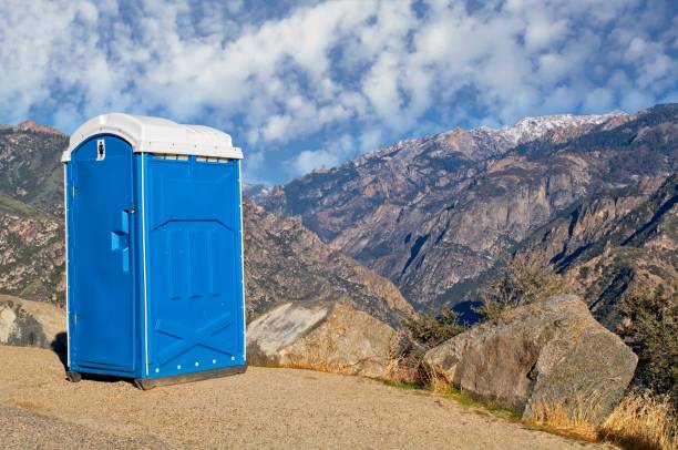 Best Standard Portable Toilet Rental  in Floresville, TX
