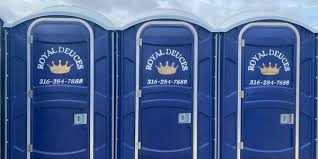 Best Portable Restroom Setup and Delivery  in Floresville, TX